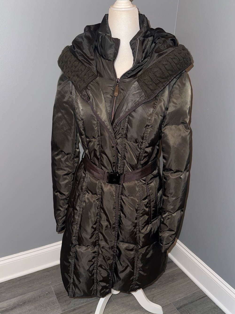 VINCE CAMUTO down jacket size medium